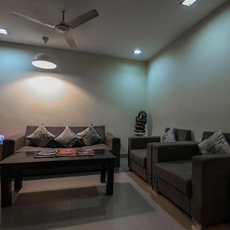 Capital O The City Park Near Nampally Railway Station Hyderabad Exteriör bild