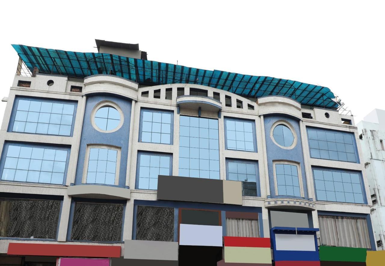 Capital O The City Park Near Nampally Railway Station Hyderabad Exteriör bild